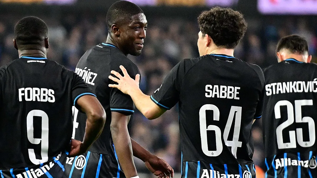 Photo: VoetbalNieuws.be Intégration de Sabbe dans l'effectif actuel du PSG
