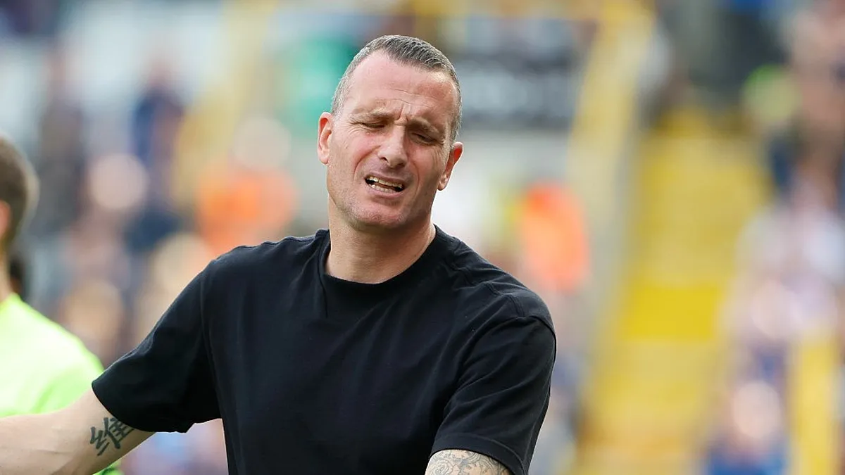 Club Holds Hart: Strong Holder on Carrier Drained Away – Content Writer Insights