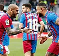 'Alves hamert op miljoenentransfer bij Barça'