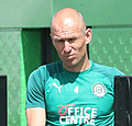 Robben stopt jaar na comeback toch weer met voetballen