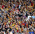 VIDEO: Fans van KV Mechelen steunen club, maar viseren één man