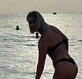Kat Kerkhofs post foto op Instagram met minieme bikini-string