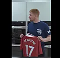 De Bruyne krijgt shirt en verbaast: 