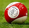 Ajax en club La Ling bezegelen samenwerking met handtekening