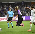 Kasper Dolberg vloekt en briest enorm bij Anderlecht