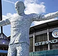 Club Brugge-fans versieren standbeeld van Kompany: 