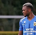 Openda bezorgt Vitesse historische zege tegen PSV