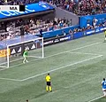 Messi zakt pijnlijk door de grond na belachelijke misser