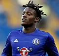 Haha! Batshuayi haalt opmerkelijke outfit uit de kast