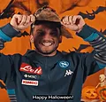 Mertens neemt ploegmaats op hilarische wijze bij de neus (🎥)