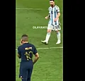 Opmerkelijke beelden: Messi en Mbappé jennen elkaar bij goals 🎥