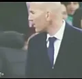 LOL! Ronaldo loopt het veld af, Zidane kan zijn ogen niet geloven