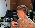 Noa Lang laat monden openvallen met tattoo: “Ik heb schijt”