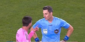 Messi compléét over de rooie: zo zag je hem nog nooit