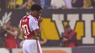 Ajax doet geweldige zaak met verkoop ex-spits STVV