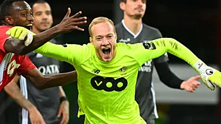 Standard legt sterkhouder langer onder contract