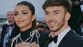 Pierre Gasly schittert met bloedmooie vriendin in Cannes