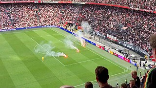 Triest dieptepunt Ajax: Klassieker tijdelijk gestaakt