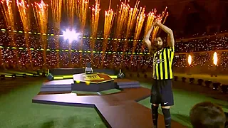 Ongezien: Benzema op waanzinnige wijze gepresenteerd 