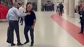 Mourinho door het lint in parkeergarage: "Je bent een f*cking schande"