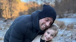 Alderweireld beweegt tot tranen toe met emotionele beelden