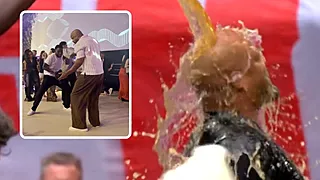 Uitzonderlijke beelden: Kompany compléét los op titelfeest
