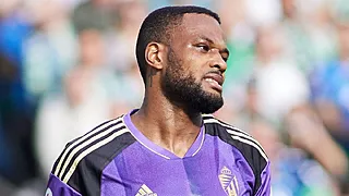 Larin velt Barça en bezorgt zijn ploeg grote stap naar behoud