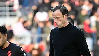 Standard vloekt: zware opdoffer vlak voor Play-Offs