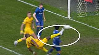 Commotie in AA Gent - KV Mechelen: "Spookpenalty!"