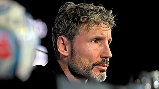 Van Bommel over basisdebutant: "Verwacht iets van hem"