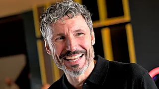 Vuurdoop Mark van Bommel: onenigheid over basiself