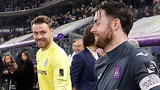 'Keepersgevecht barst los: Anderlecht en Club neus aan neus'