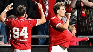 Standard klopt zwak Antwerp, STVV haalt fors uit