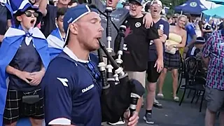 Schotse fans veroveren nu al het WK: bier en kilts