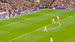 United-fans volledig wild na actie Lammens op Liverpool