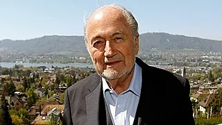 België krijgt Balogun-deadline: Blatter roept corruptie