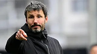Van Bommel brengt toptransfer in gevaar
