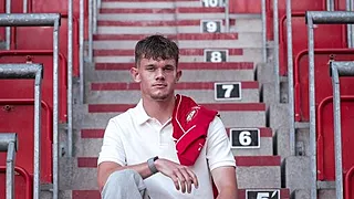 Standard focust op de jeugd en legt toptalent vast