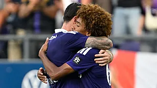 Anderlecht speelt met vuur: rode kaart doet La Louvière das om
