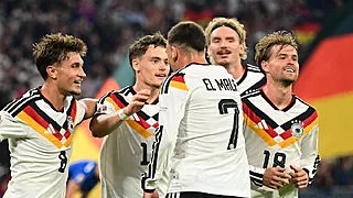 Oranje ontsnapt aan Griekse tragedie; eerste zege voor Klopp