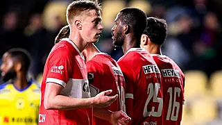 'Van den Bosch verrast en stuurt grootmacht wandelen'