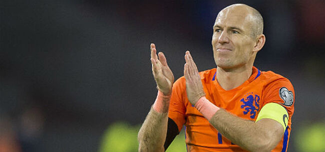 Foto: Sneijder en Kuyt oordelen over EK-deelname van Robben