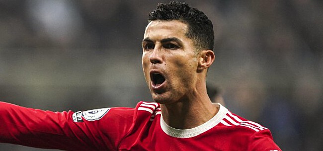 'Furieuze Ronaldo doet Old Trafford daveren'