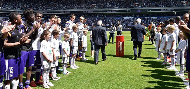 Foto: Anderlecht-fans tonen duidelijke boodschap over erehaag