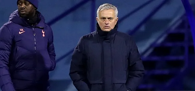 Foto: Tottenham zet Mourinho op straat