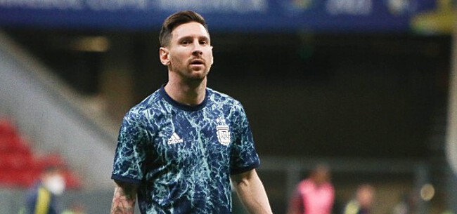 Foto: Magische Messi scoort en leidt Argentinië naar zege tegen Uruguay
