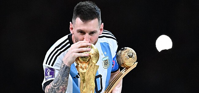 Voetbalwereld kroont Messi: 