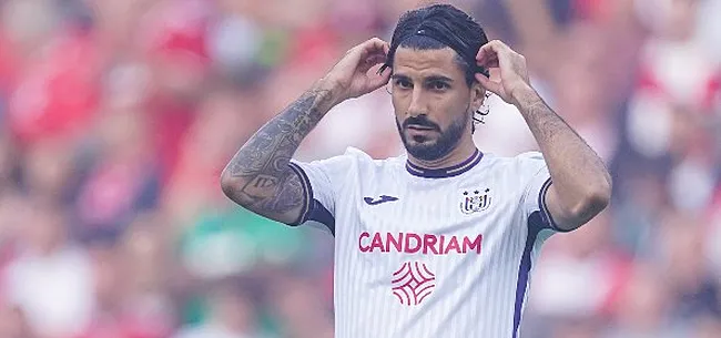 Foto: Refaelov zorgt voor relletje na clash op Standard