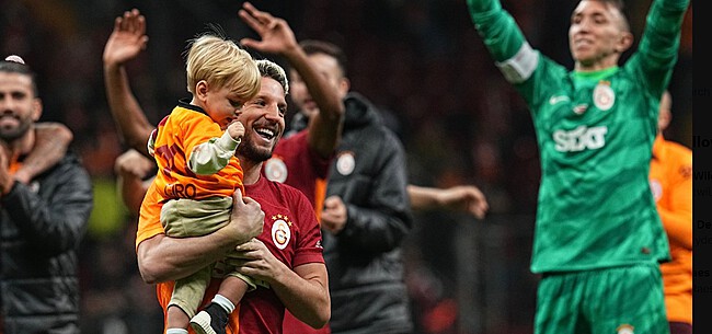 Dries Mertens verbluft, zoon Ciro pakt Turkse fans helemaal in
