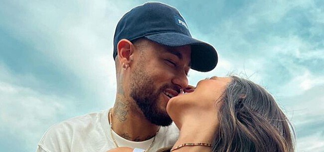 Neymar deelt pakkende boodschap met zwangere vriendin